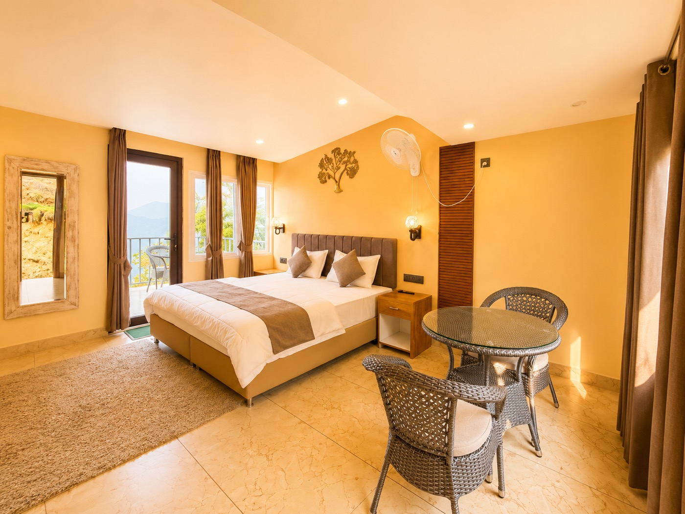 Deluxe Himalaya cottage wide room with sitting area